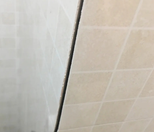 相城瓷砖空鼓维修公司分享阳台瓷砖脱落的修复过程可以分为以下几个步骤